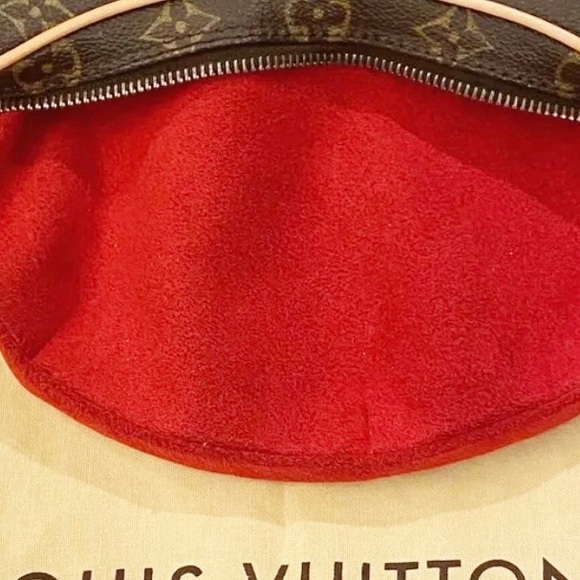 LOUIS VUITTON Croissant PM Mini Bag - Picture 4 of 14